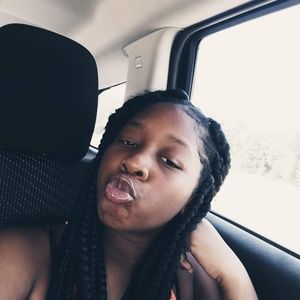 Meet your Posher, Zioniah